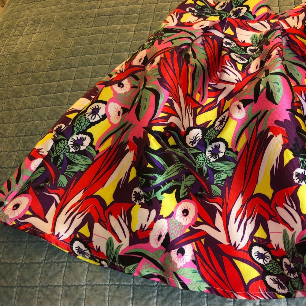 Skirt - Picture 2 of 4